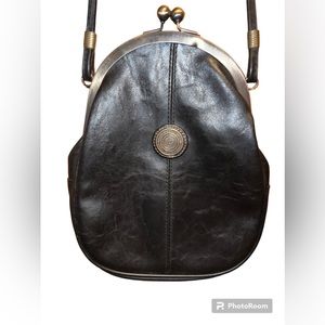 BBNY Classic Leather Crossbody by Bag Bazaar, Kiss Clasp